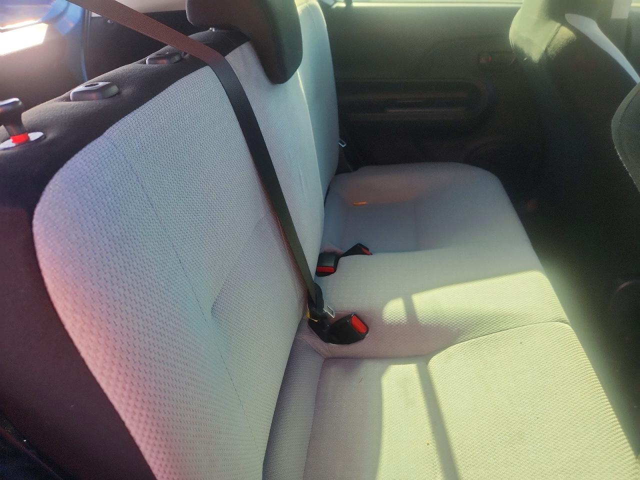 2016 TOYOTA PRIUS photo 11