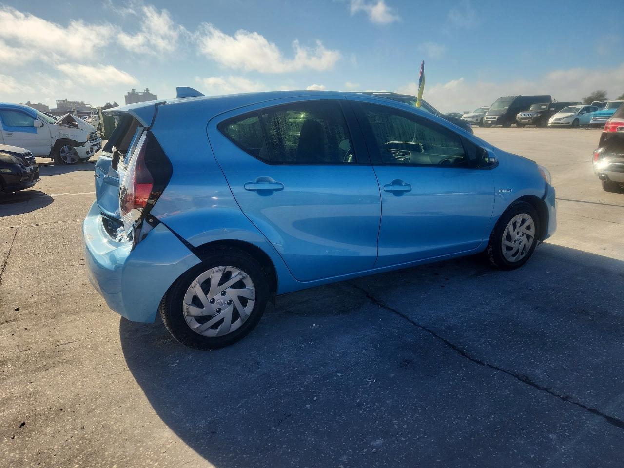 2016 TOYOTA PRIUS photo 3
