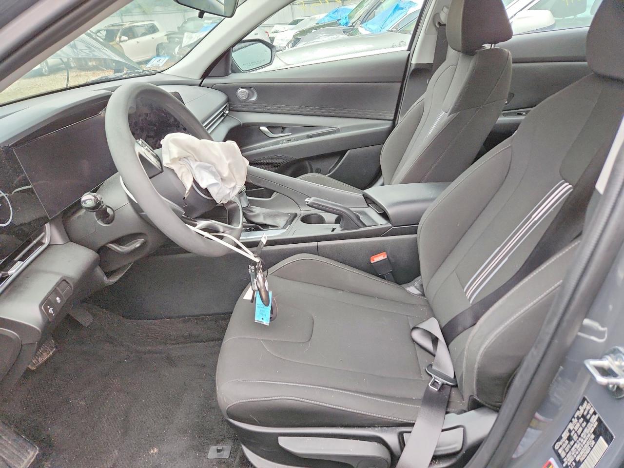 2024 HYUNDAI ELANTRA SEL photo 13