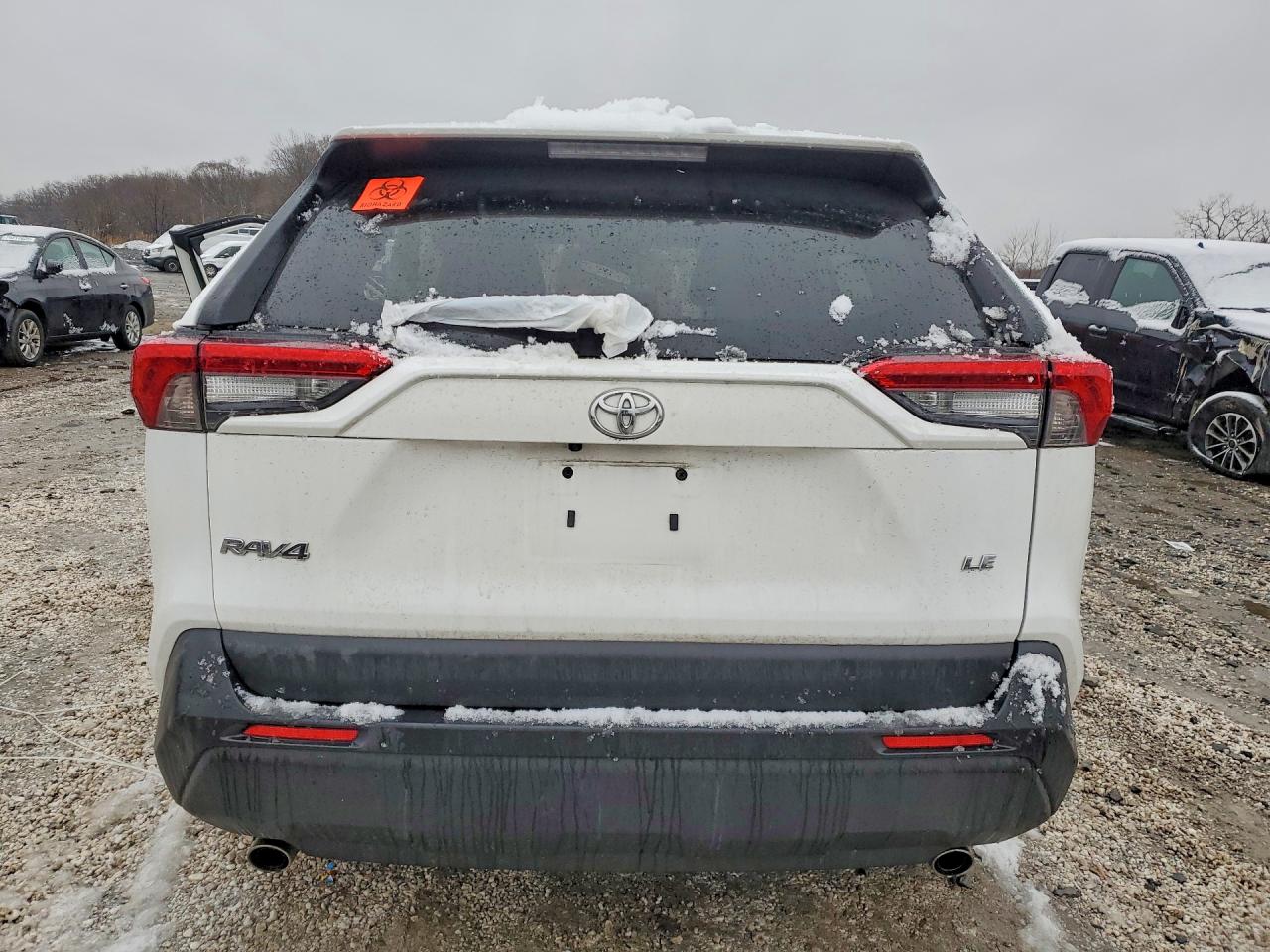 2022 TOYOTA RAV4 LE photo 11