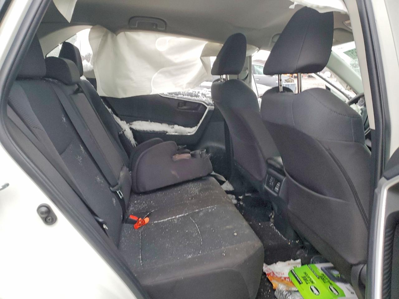 2022 TOYOTA RAV4 LE photo 21