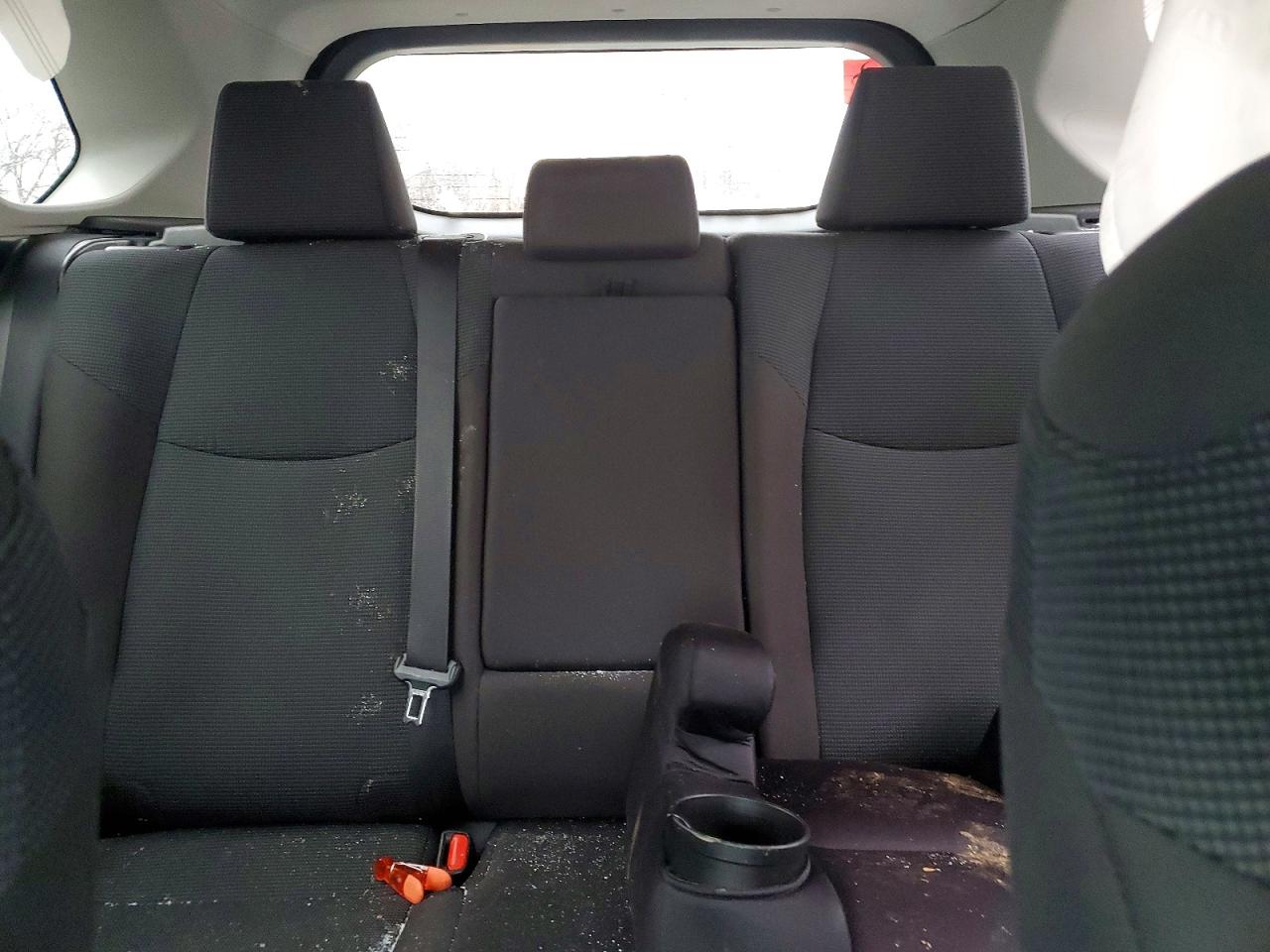 2022 TOYOTA RAV4 LE photo 19