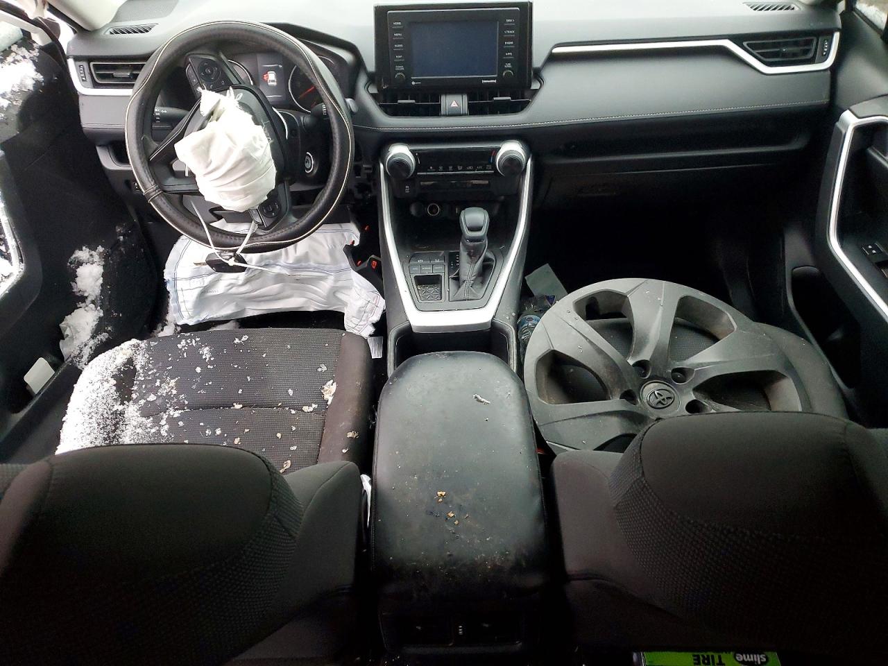 2022 TOYOTA RAV4 LE photo 15