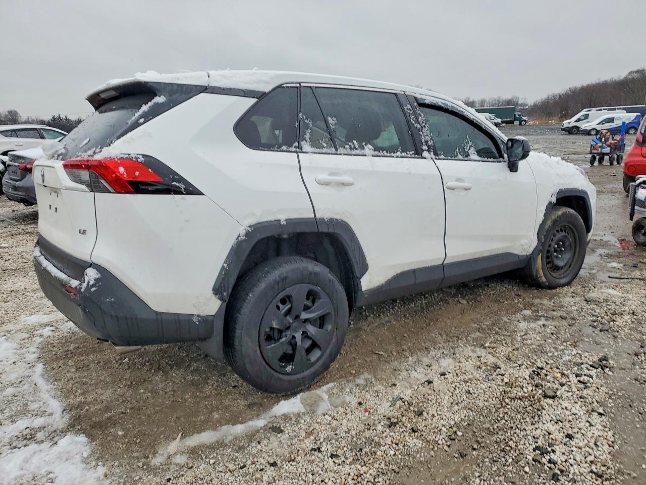 2022 TOYOTA RAV4 LE photo 5