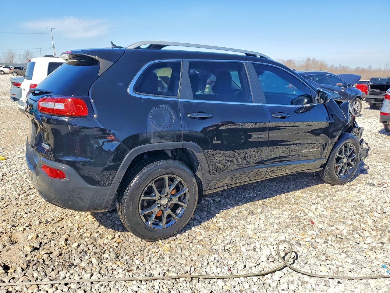 2017 JEEP CHEROKEE LATITUDE photo 3
