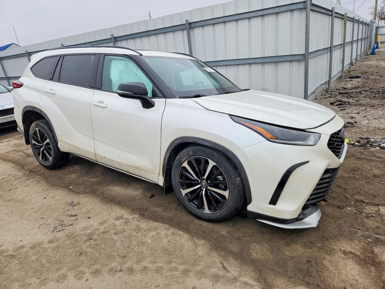 2021 TOYOTA HIGHLANDER XSE photo 7