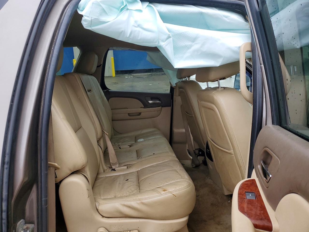 2011 CHEVROLET SUBURBAN K2500 LT photo 21