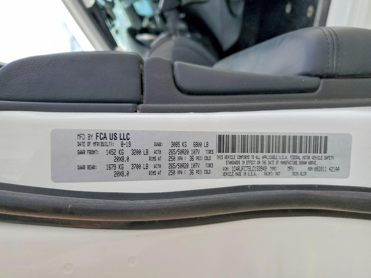 2020 JEEP GRAND CHEROKEE OVERLAND photo 14