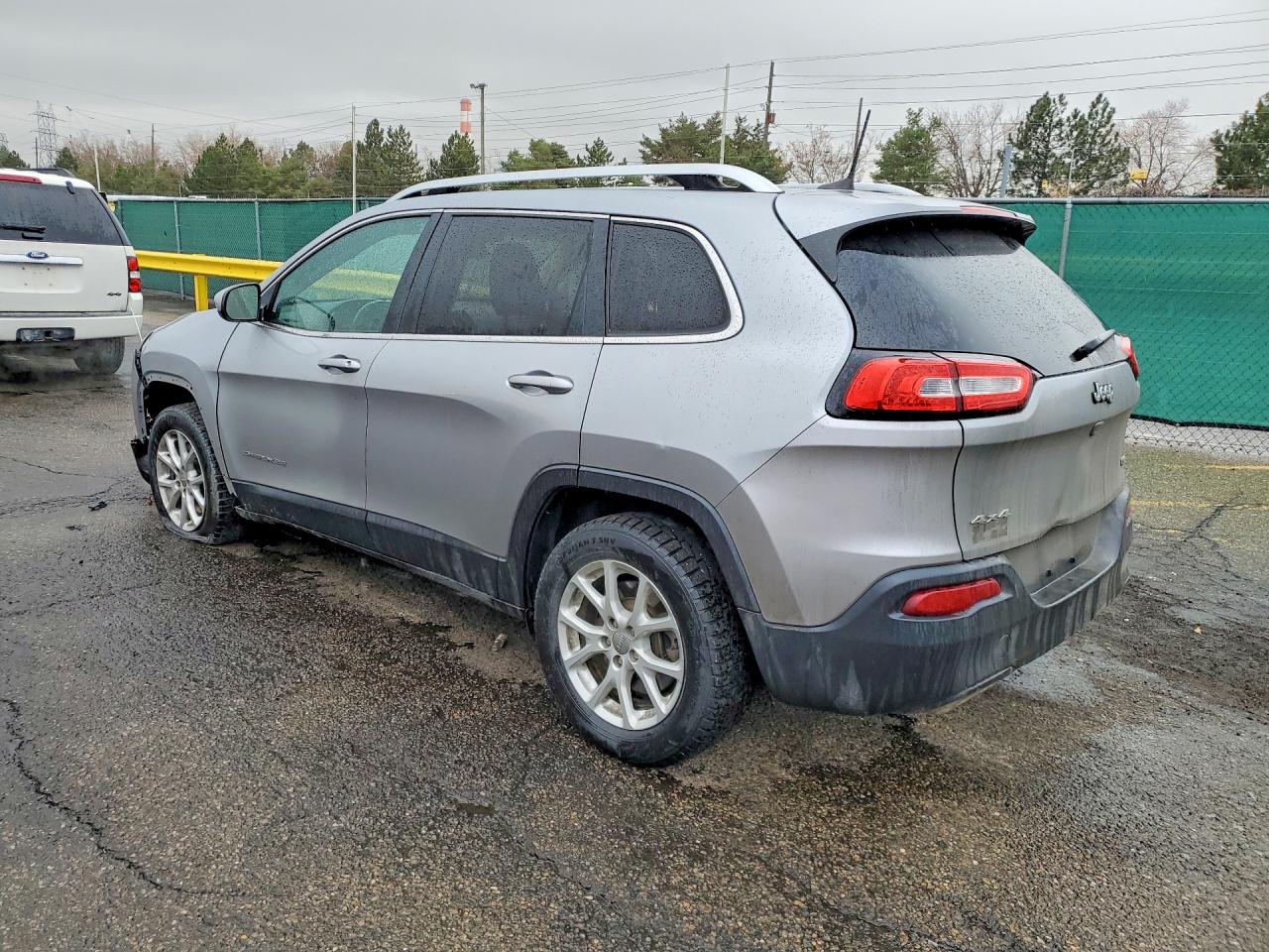 2017 JEEP CHEROKEE LATITUDE photo 4