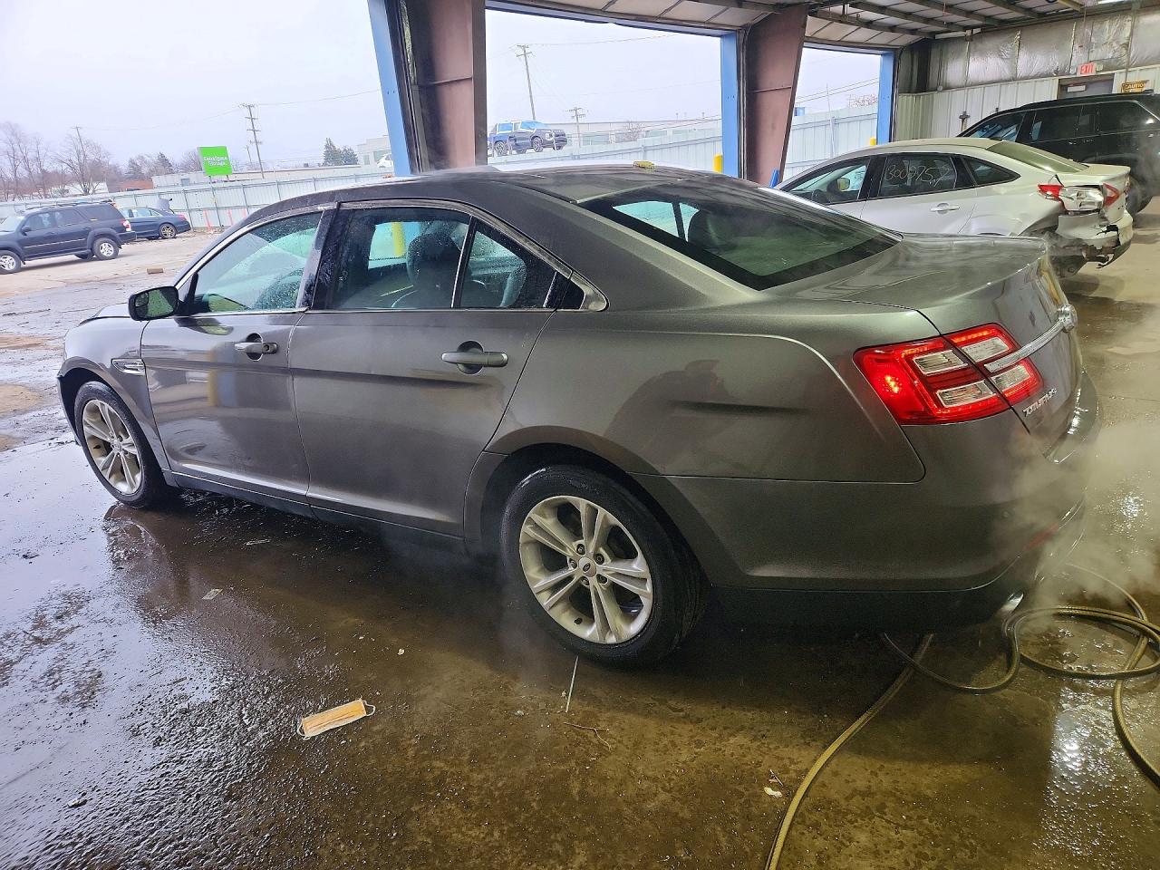 2014 FORD TAURUS SEL photo 4