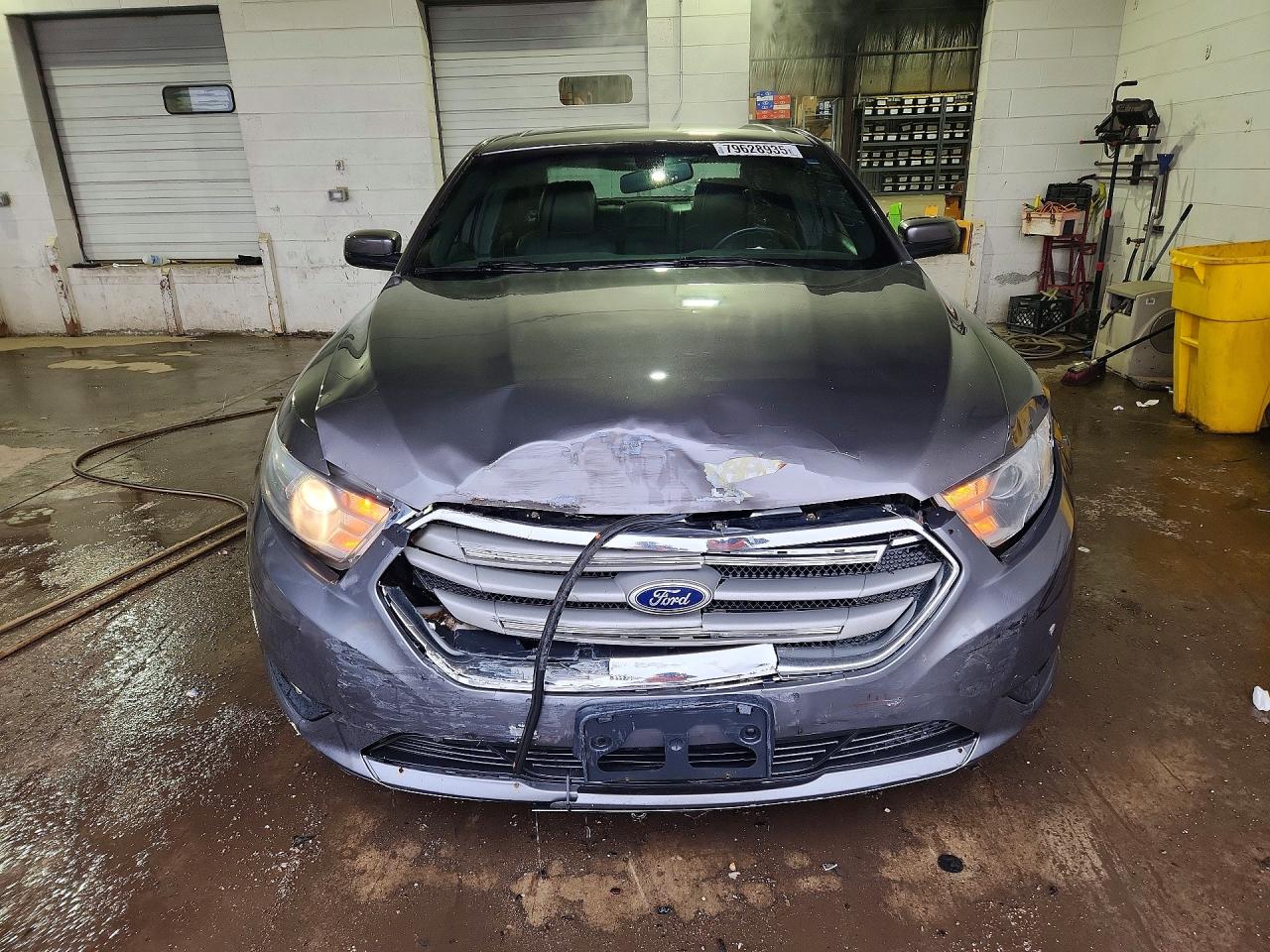 2014 FORD TAURUS SEL photo 13