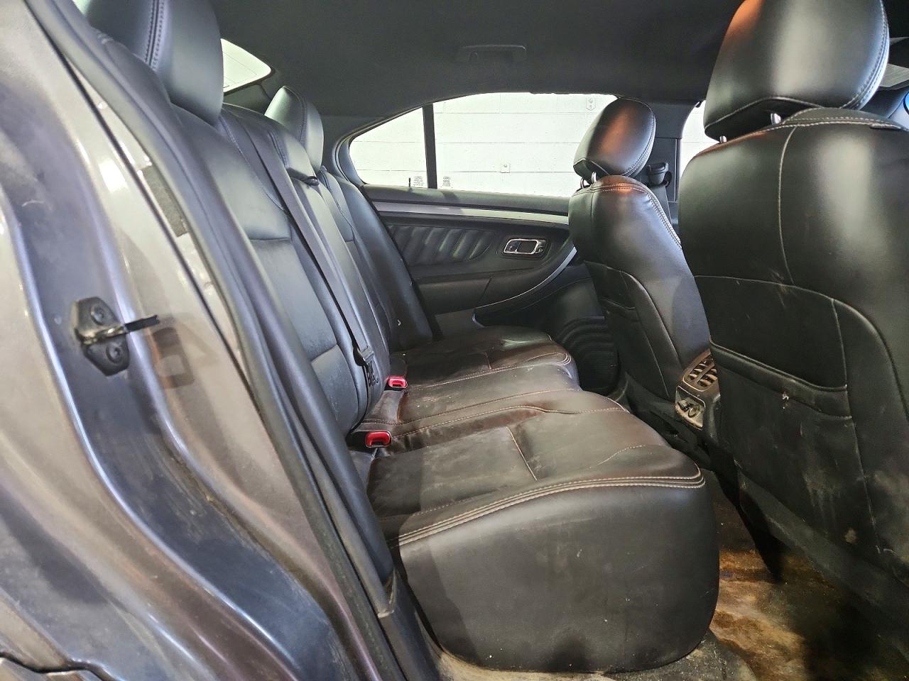 2014 FORD TAURUS SEL photo 28