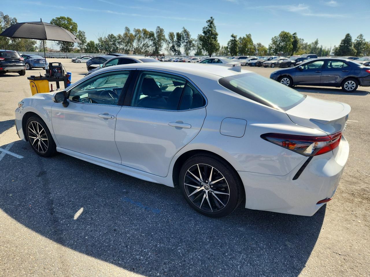 2023 TOYOTA CAMRY SE photo 3