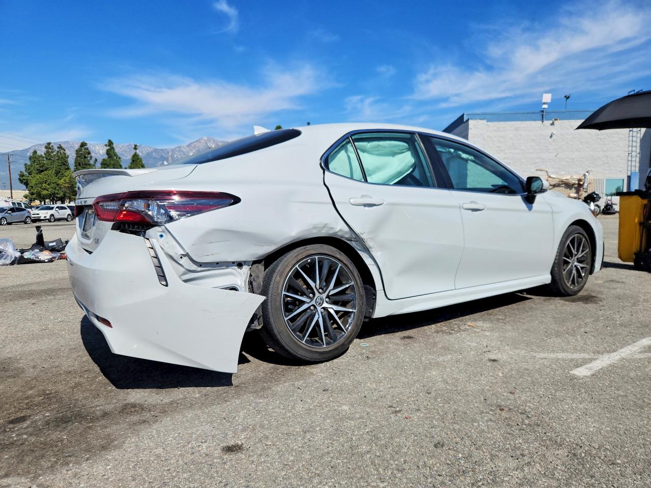 2023 TOYOTA CAMRY SE photo 5