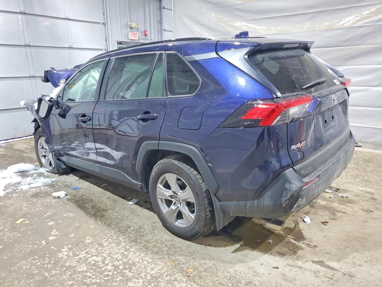 2025 TOYOTA RAV4 XLE photo 2