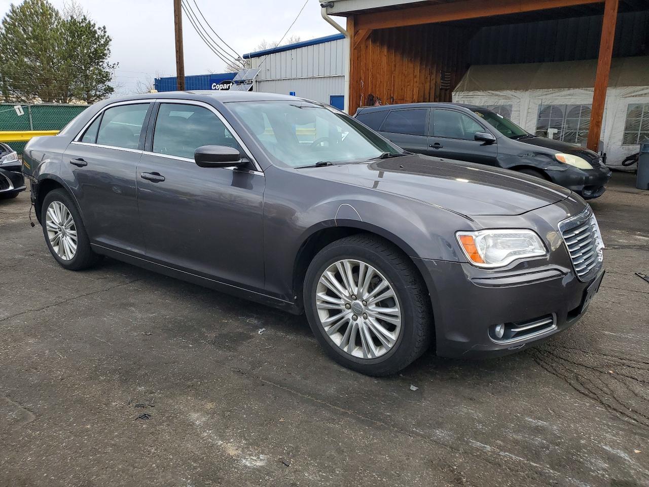 2014 CHRYSLER 300 photo 10