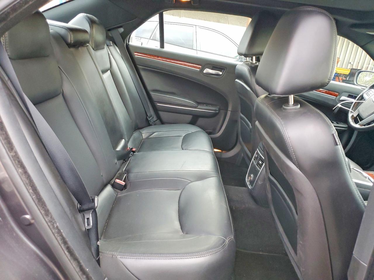 2014 CHRYSLER 300 photo 28