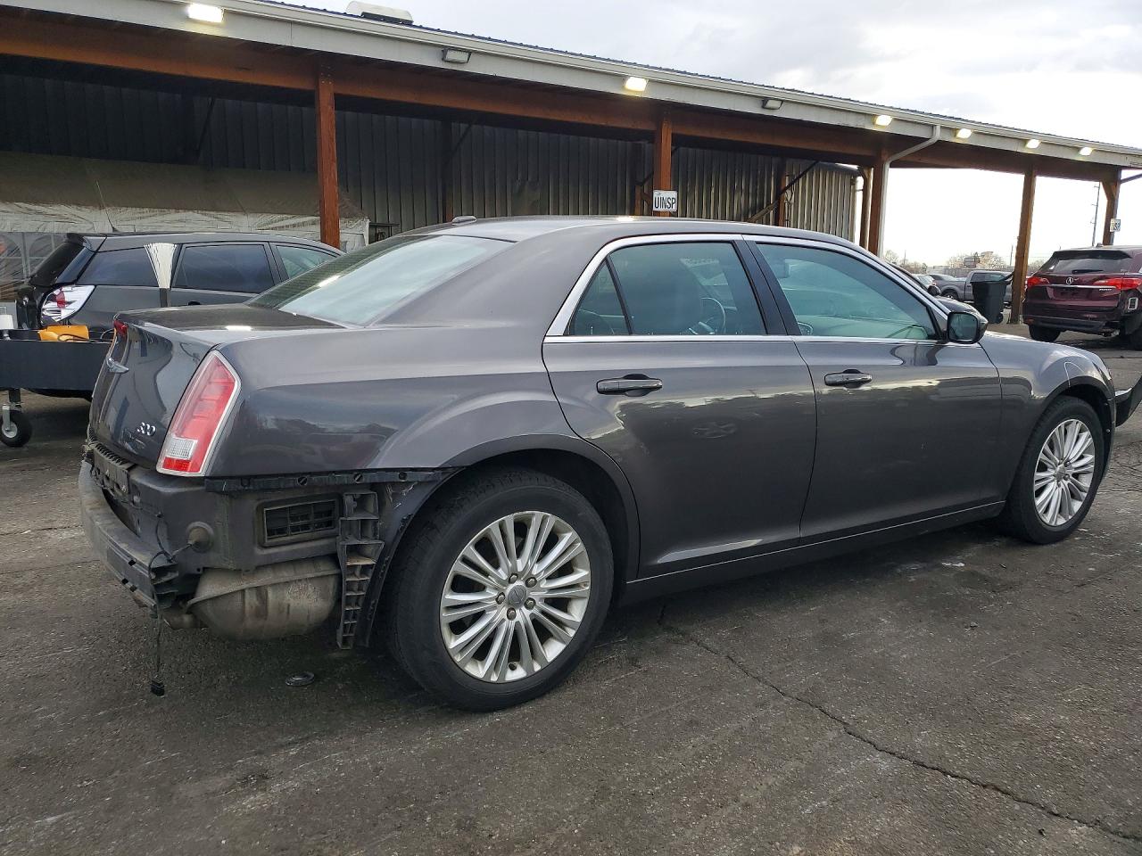 2014 CHRYSLER 300 photo 7