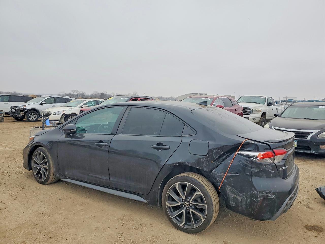 2020 TOYOTA COROLLA SE photo 3