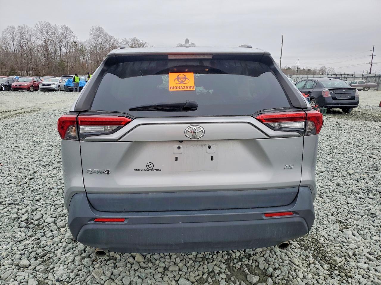 2021 TOYOTA RAV4 LE photo 6