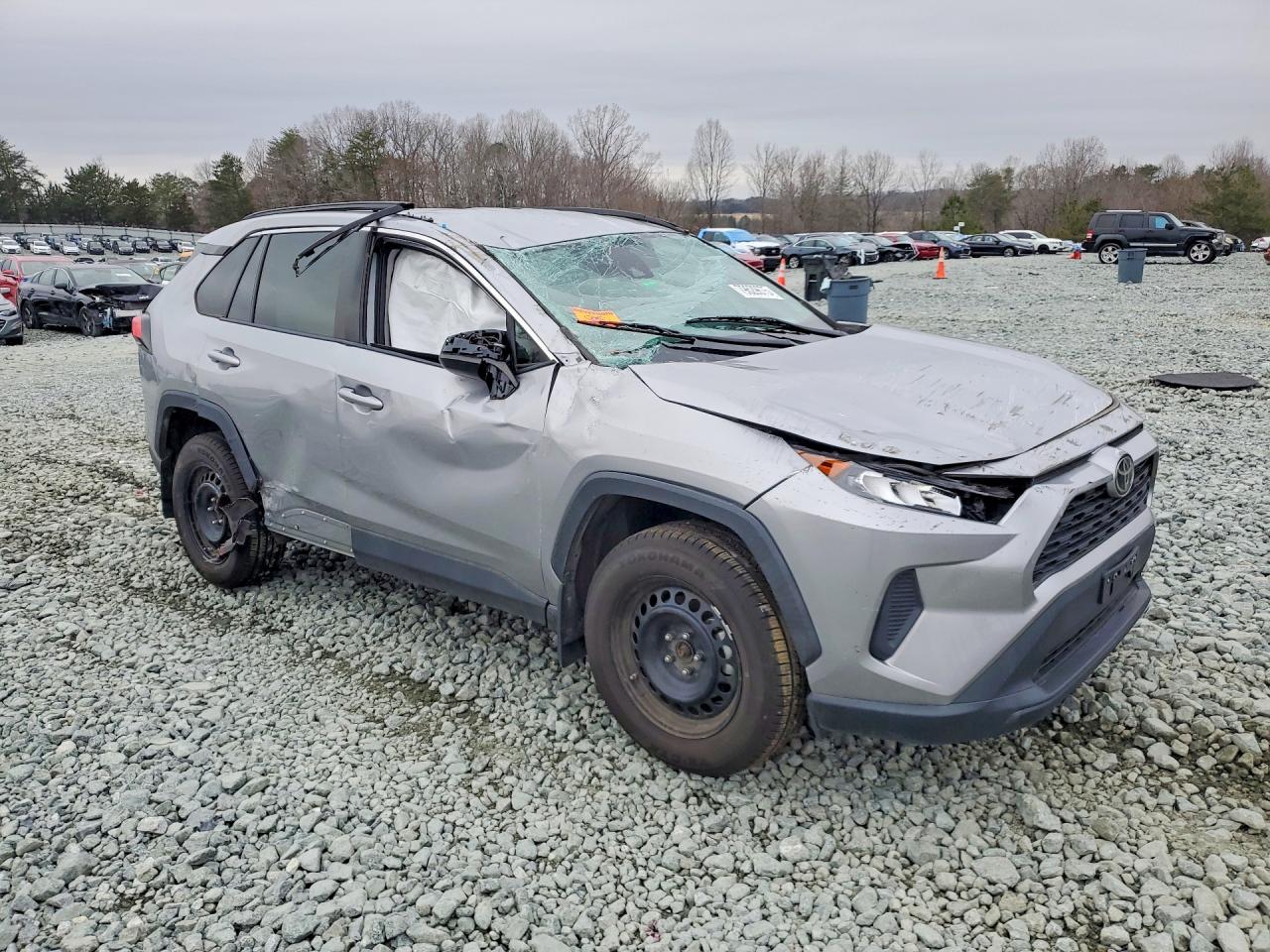 2021 TOYOTA RAV4 LE photo 4