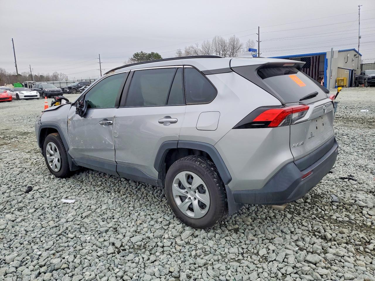2021 TOYOTA RAV4 LE photo 2