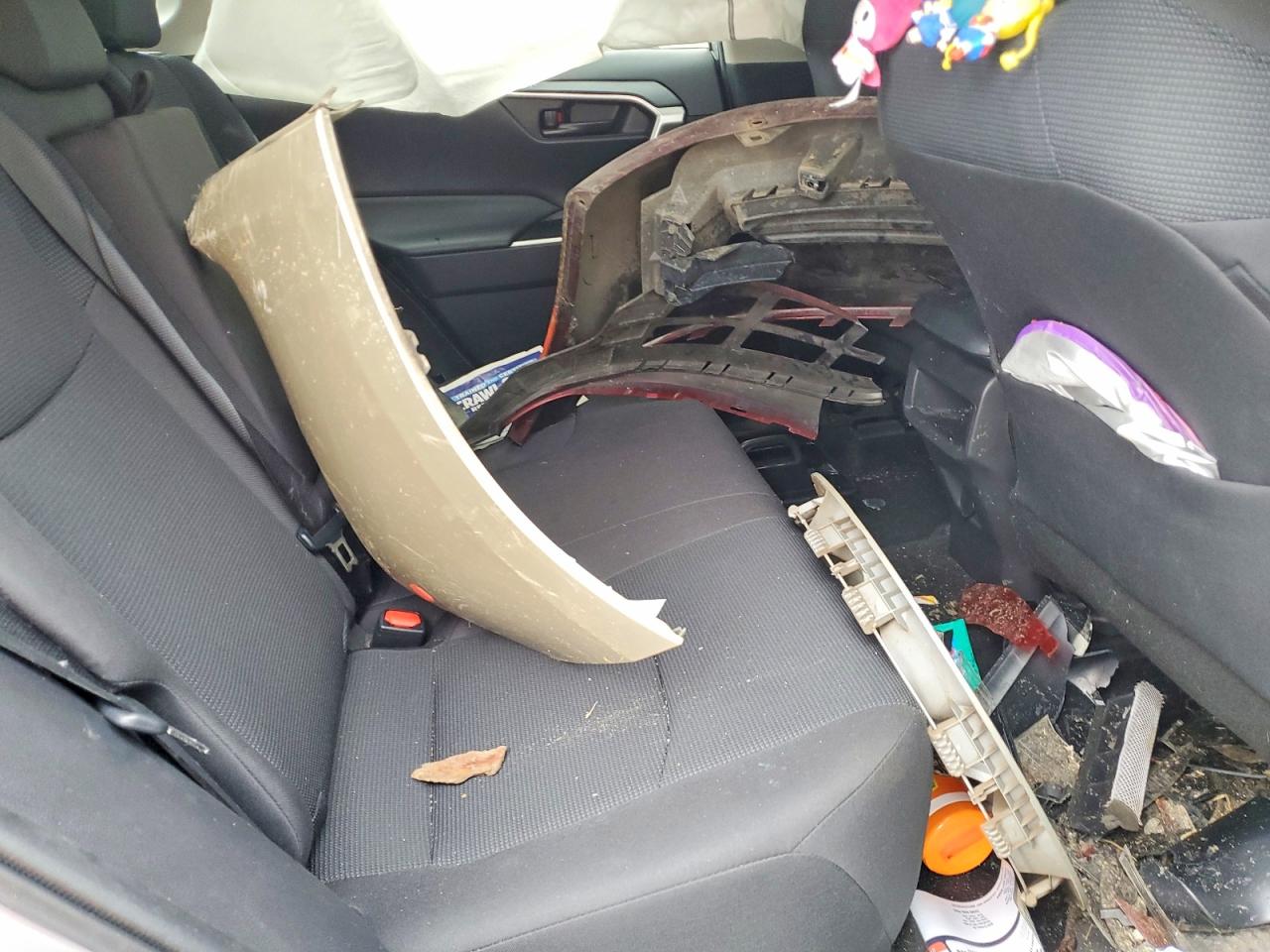2021 TOYOTA RAV4 LE photo 11
