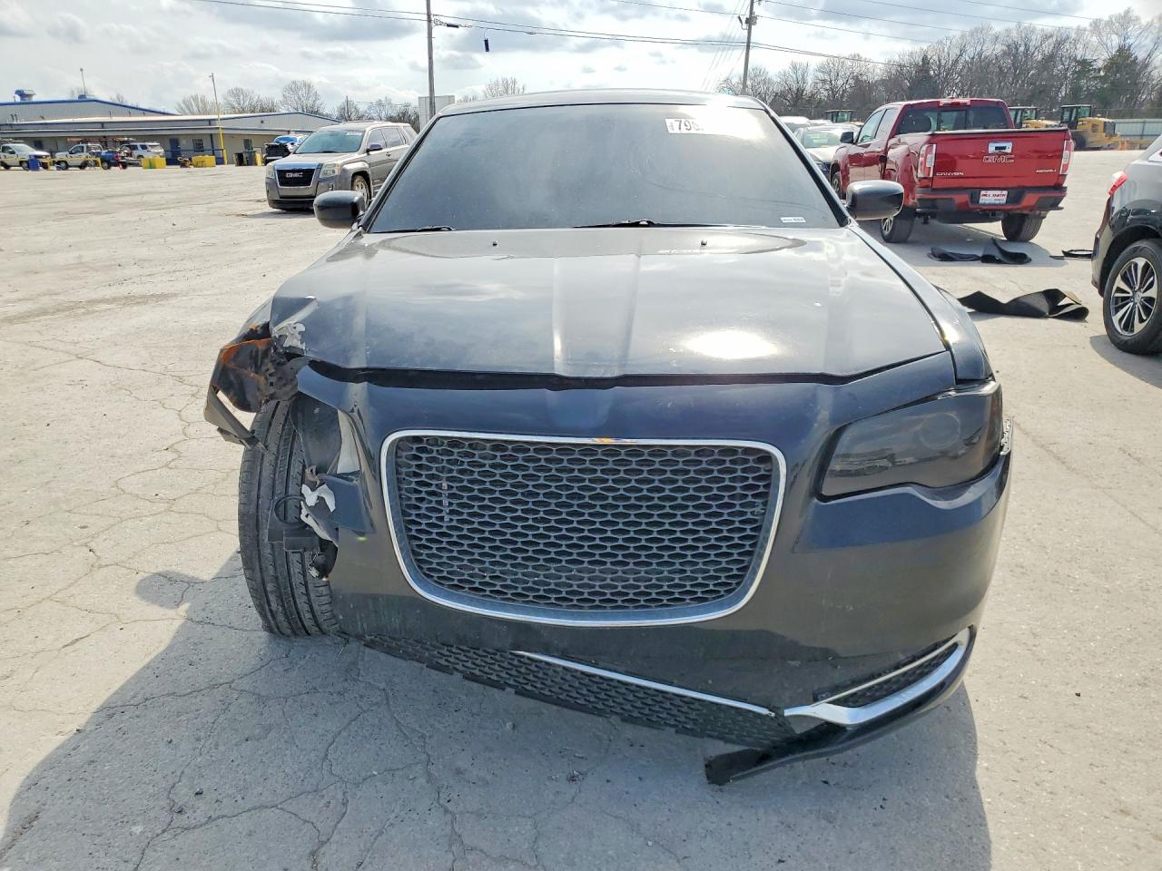 2019 CHRYSLER 300 S photo 9