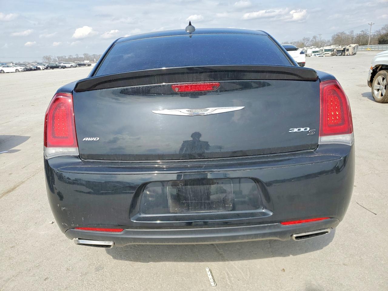 2019 CHRYSLER 300 S photo 11