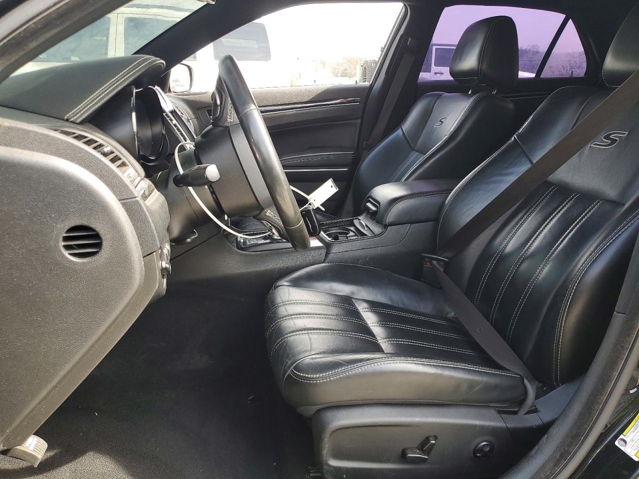 2019 CHRYSLER 300 S photo 13