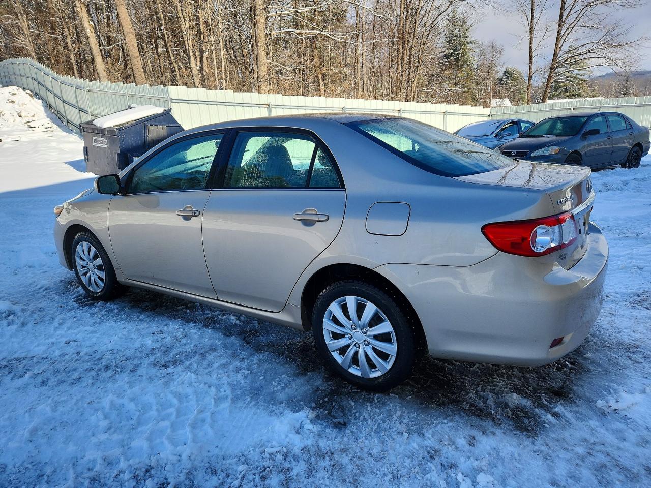 2013 TOYOTA COROLLA LE photo 3