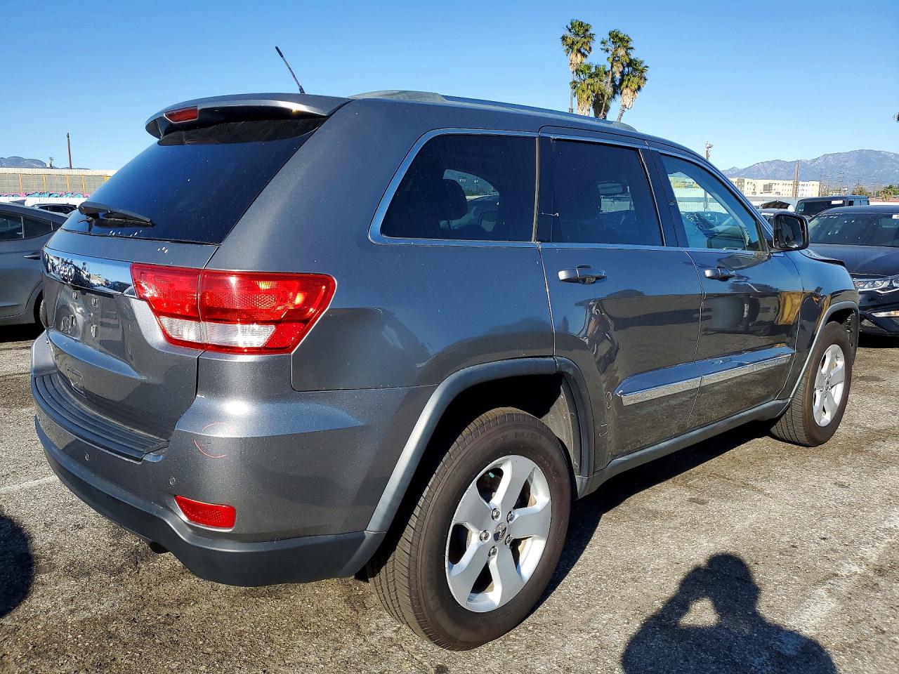 2012 JEEP GRAND CHEROKEE LAREDO photo 5