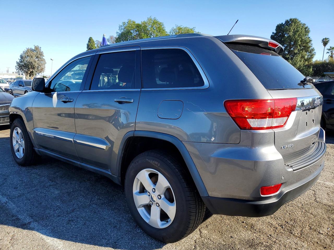 2012 JEEP GRAND CHEROKEE LAREDO photo 3