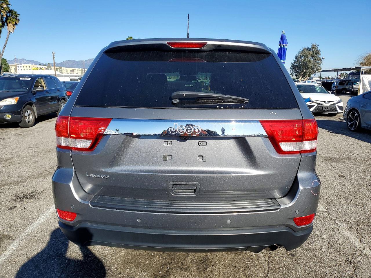 2012 JEEP GRAND CHEROKEE LAREDO photo 11