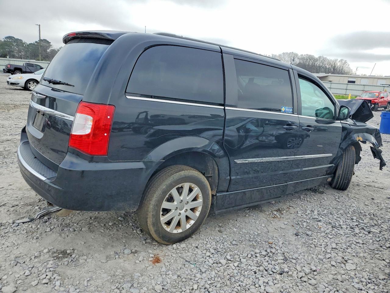 2013 CHRYSLER TOWN & COUNTRY TOURING photo 5