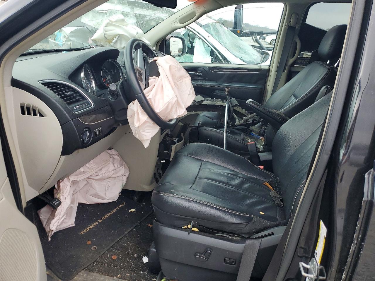 2013 CHRYSLER TOWN & COUNTRY TOURING photo 13