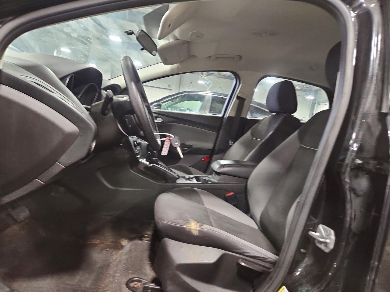 2014 FORD FOCUS SE photo 7