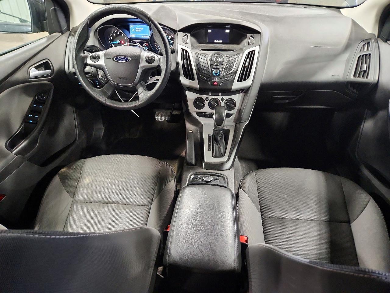 2014 FORD FOCUS SE photo 8