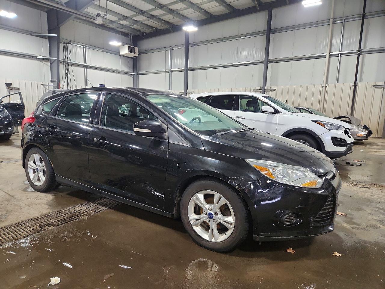 2014 FORD FOCUS SE photo 4