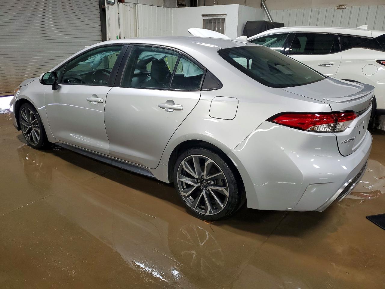 2021 TOYOTA COROLLA SE photo 2