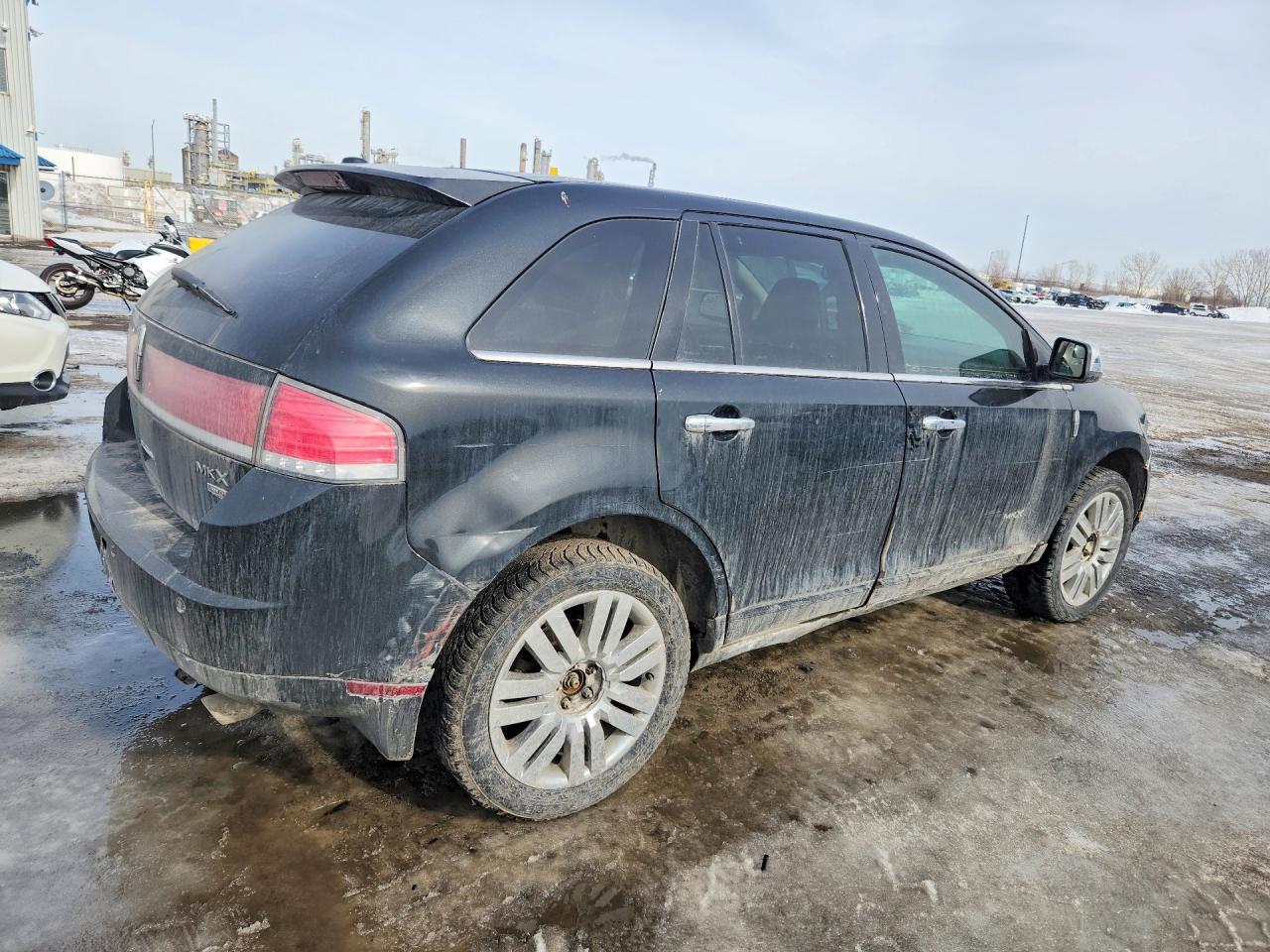 2010 LINCOLN TOWNHOUSE MKX photo 3