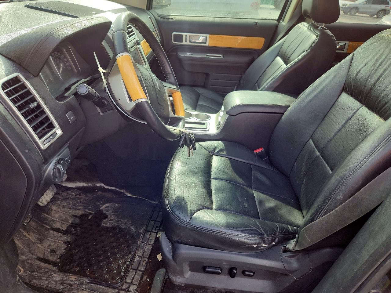 2010 LINCOLN TOWNHOUSE MKX photo 7