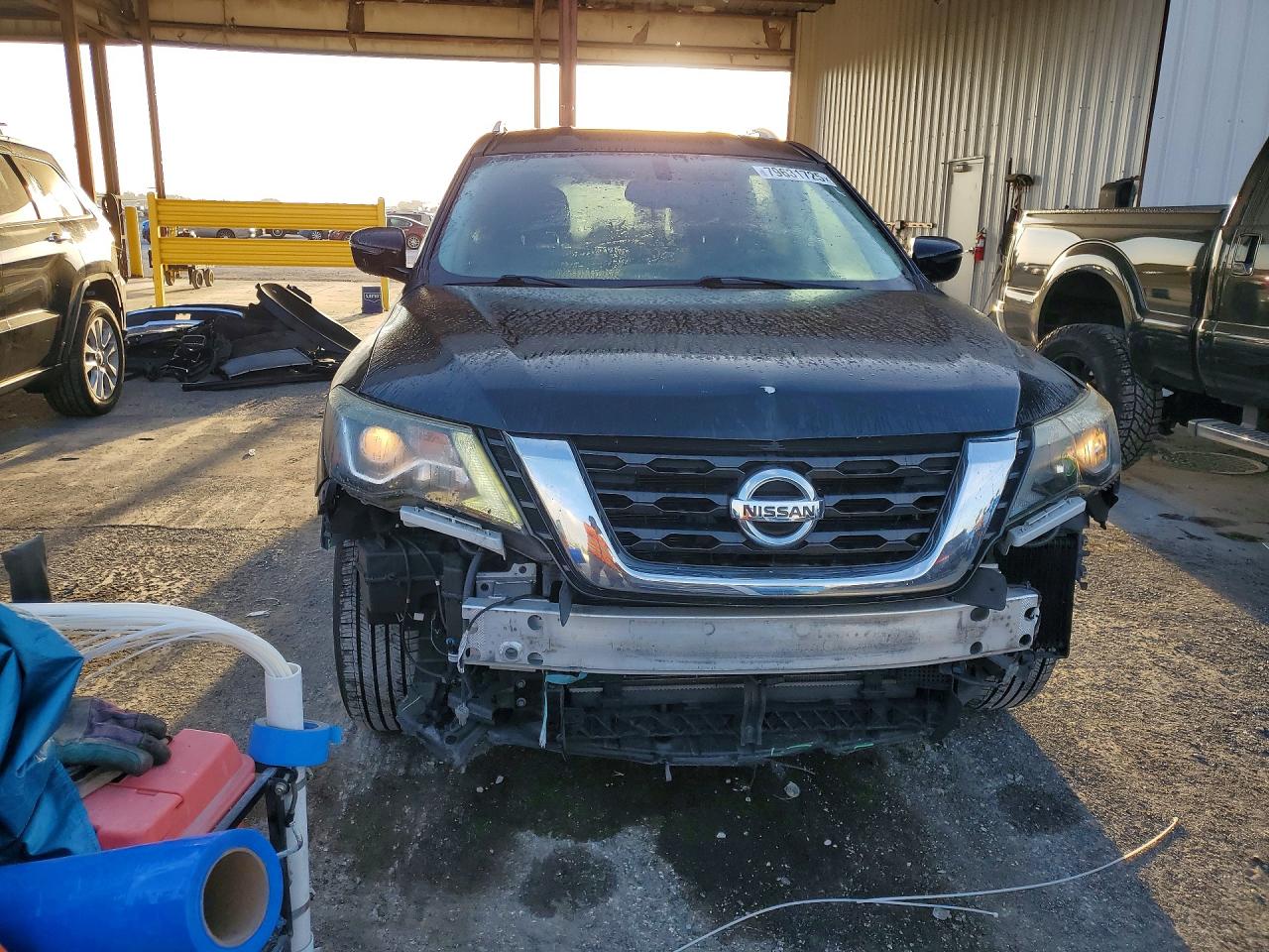 2017 NISSAN PATHFINDER SV photo 9