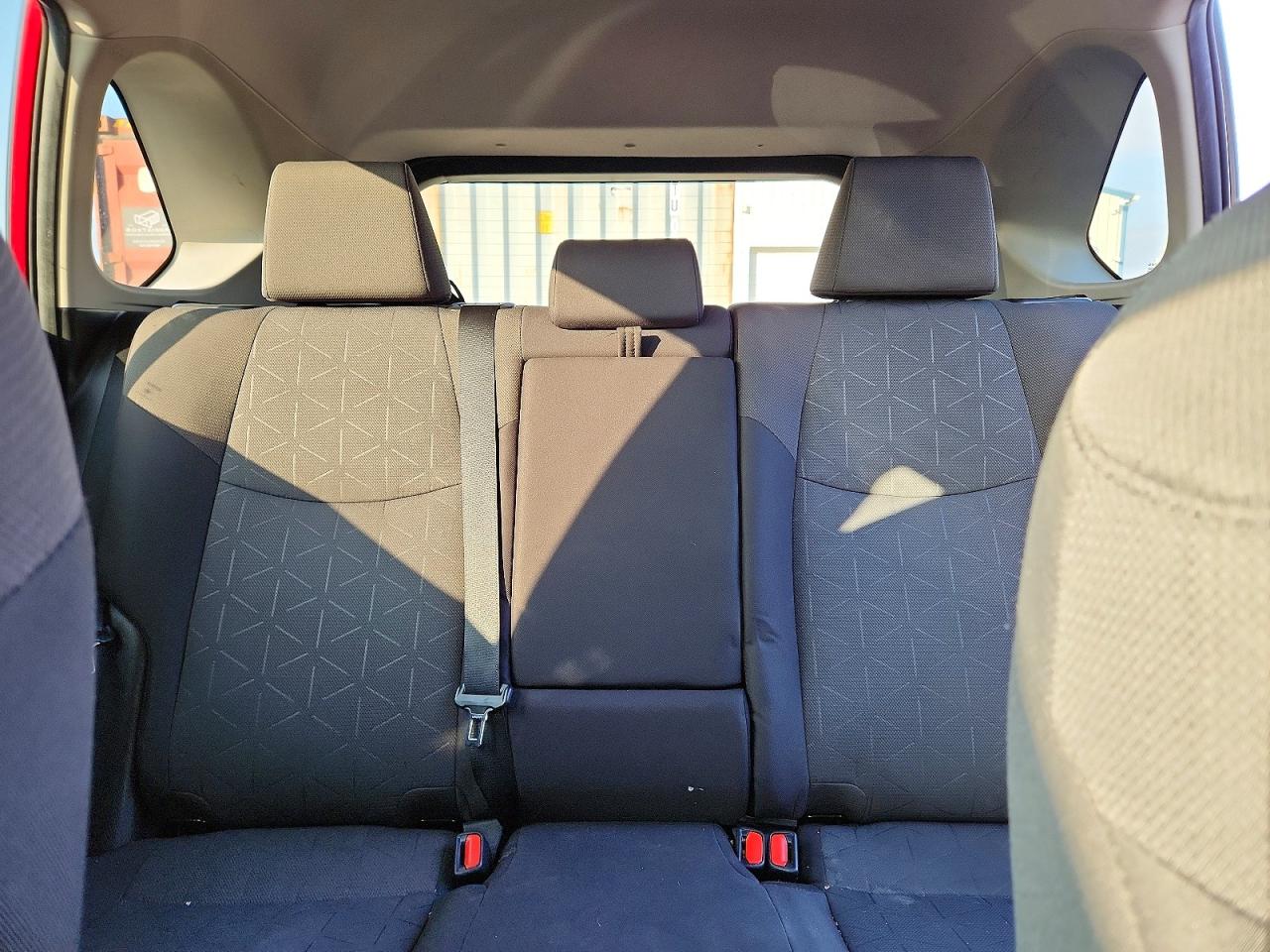 2019 TOYOTA RAV4 XLE photo 10