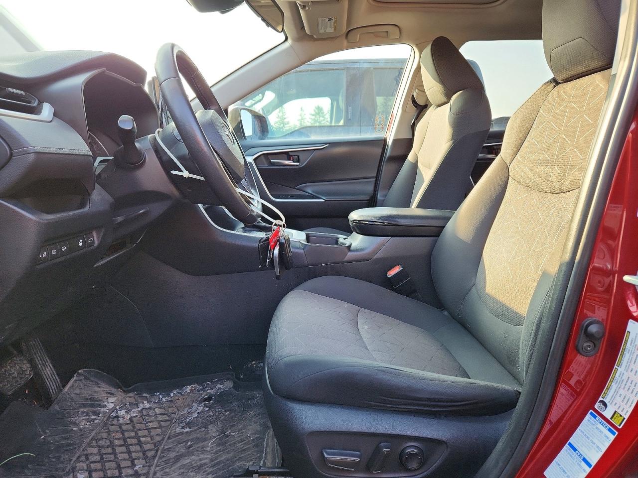 2019 TOYOTA RAV4 XLE photo 7