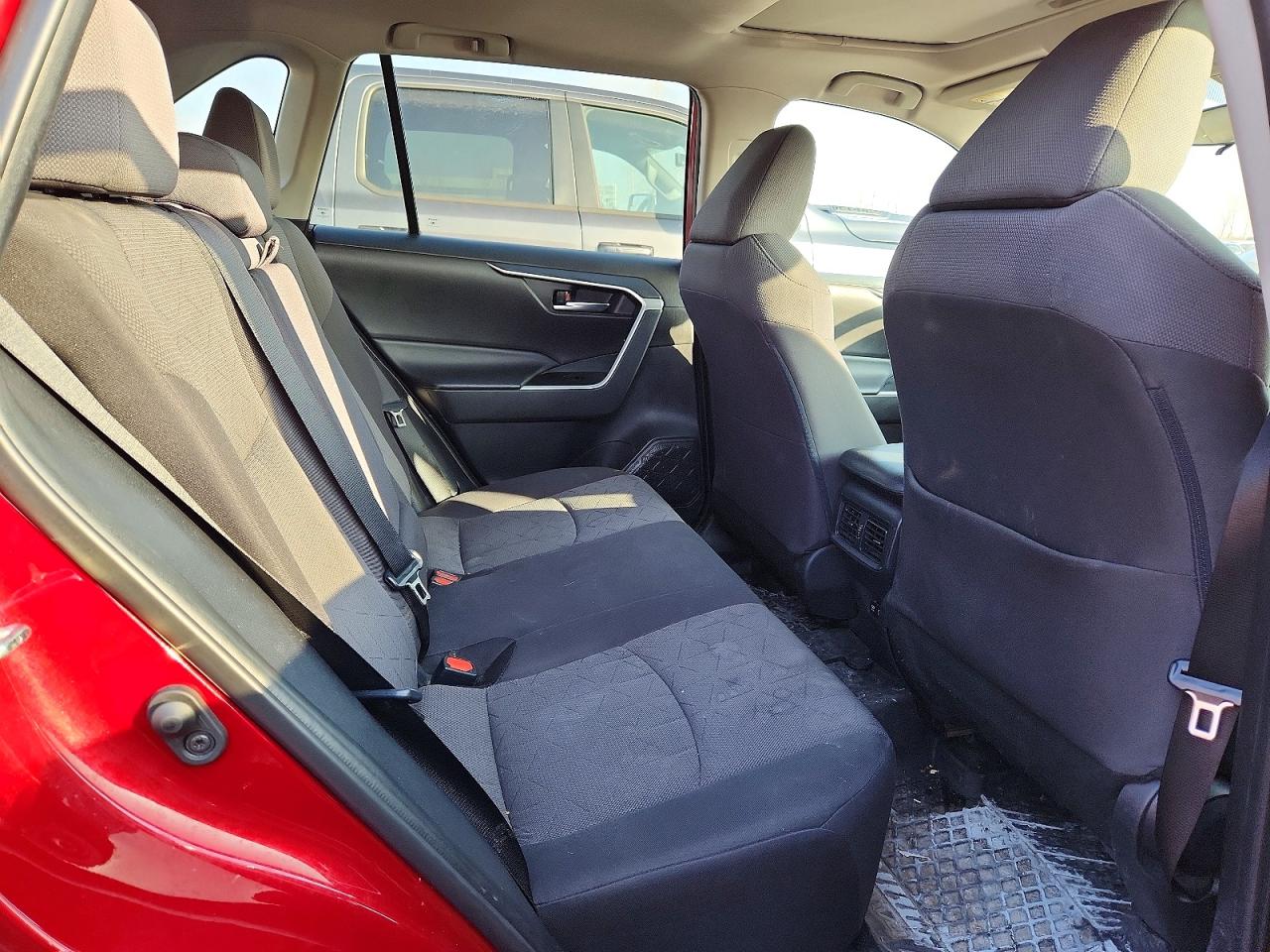 2019 TOYOTA RAV4 XLE photo 11