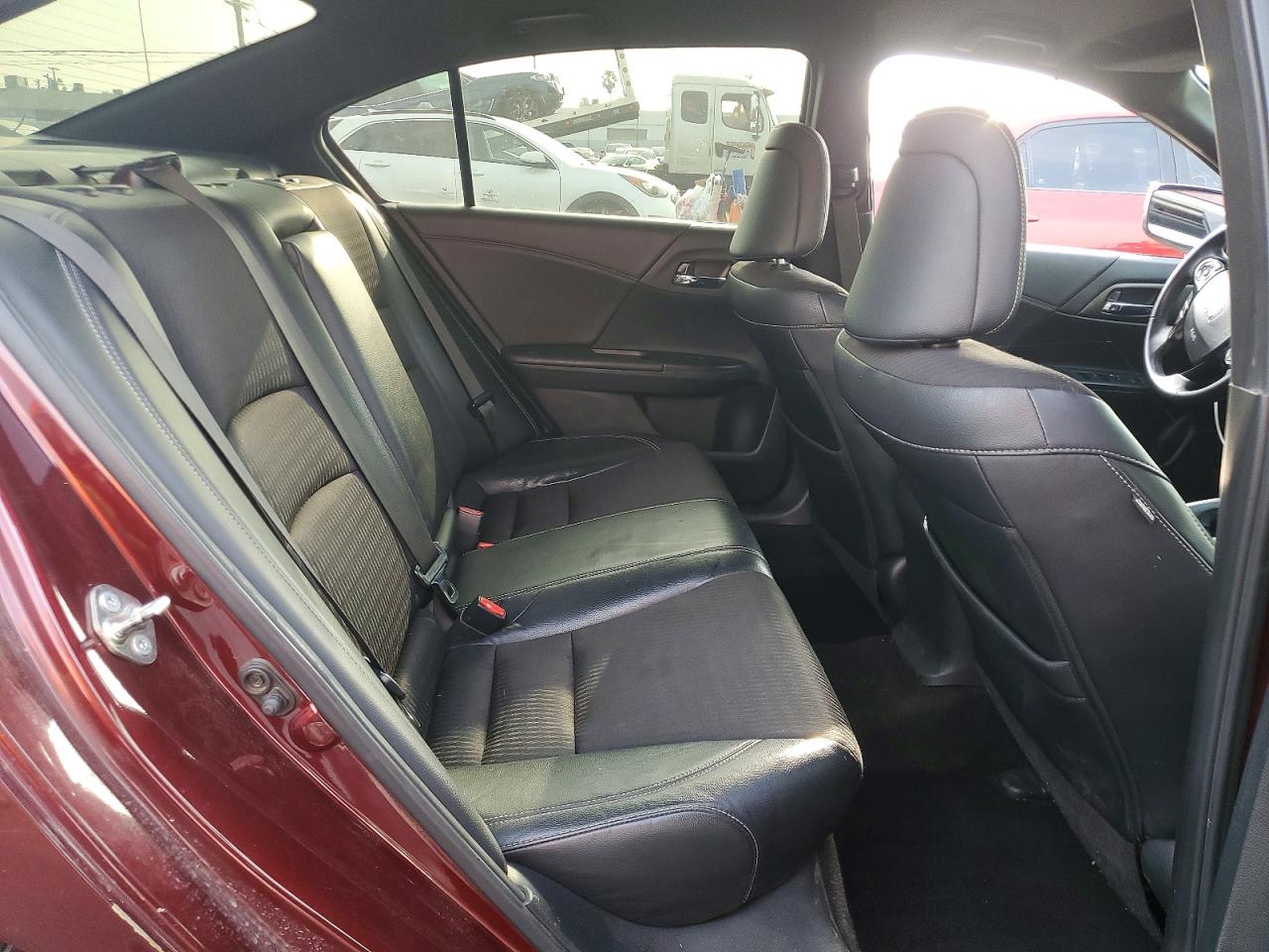 2016 HONDA ACCORD photo 28