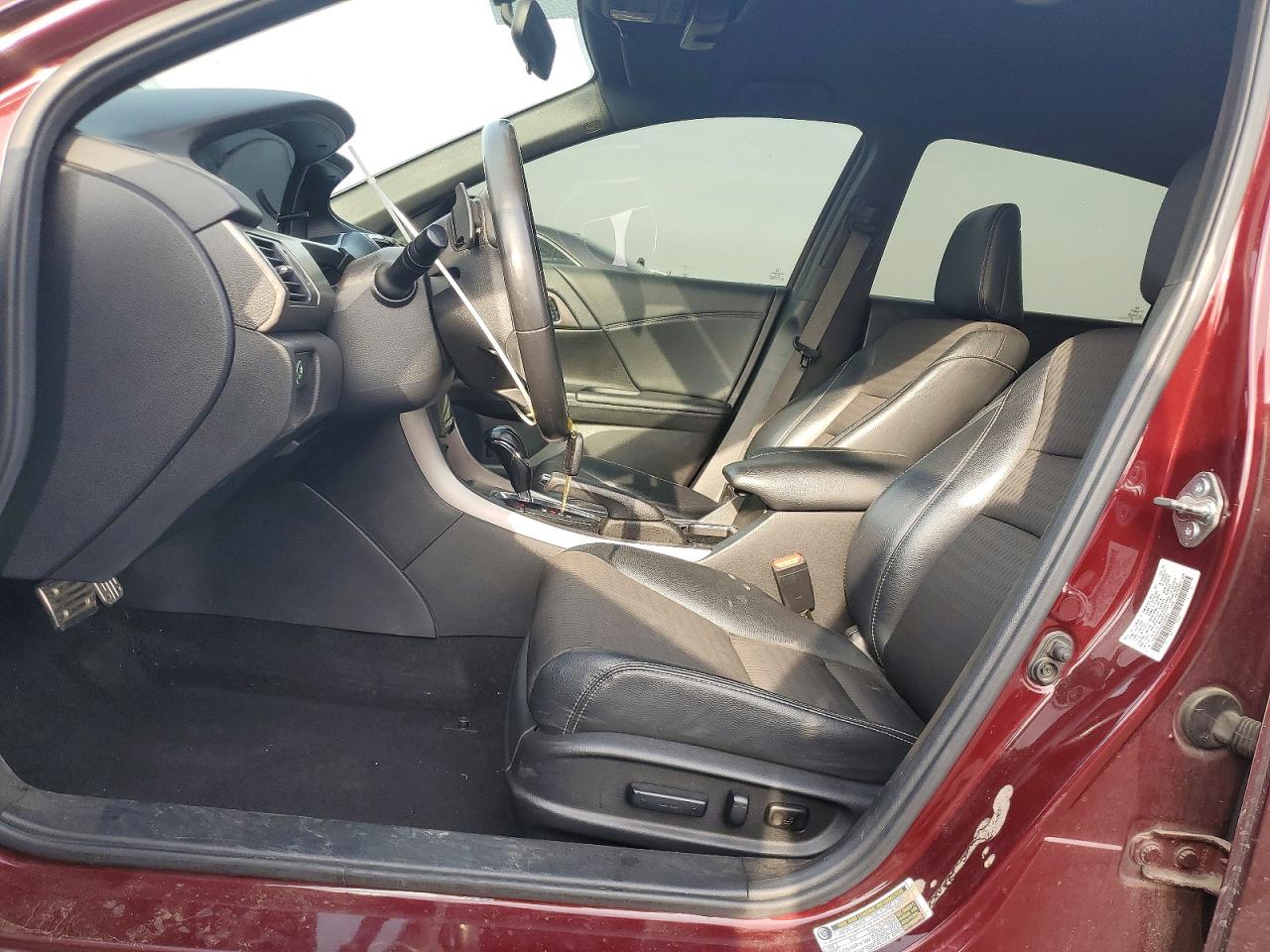 2016 HONDA ACCORD photo 19