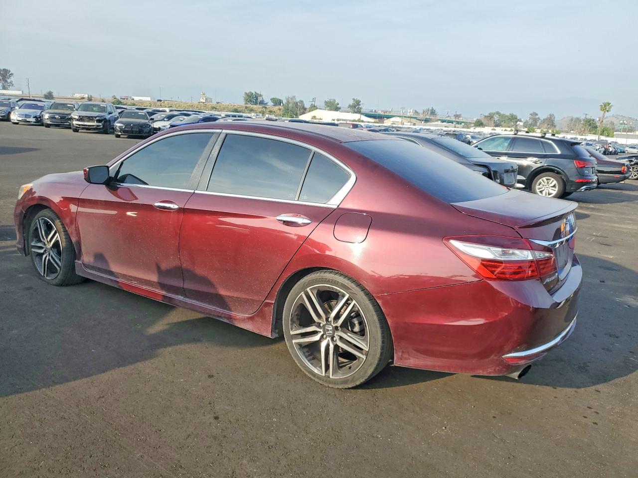 2016 HONDA ACCORD photo 4