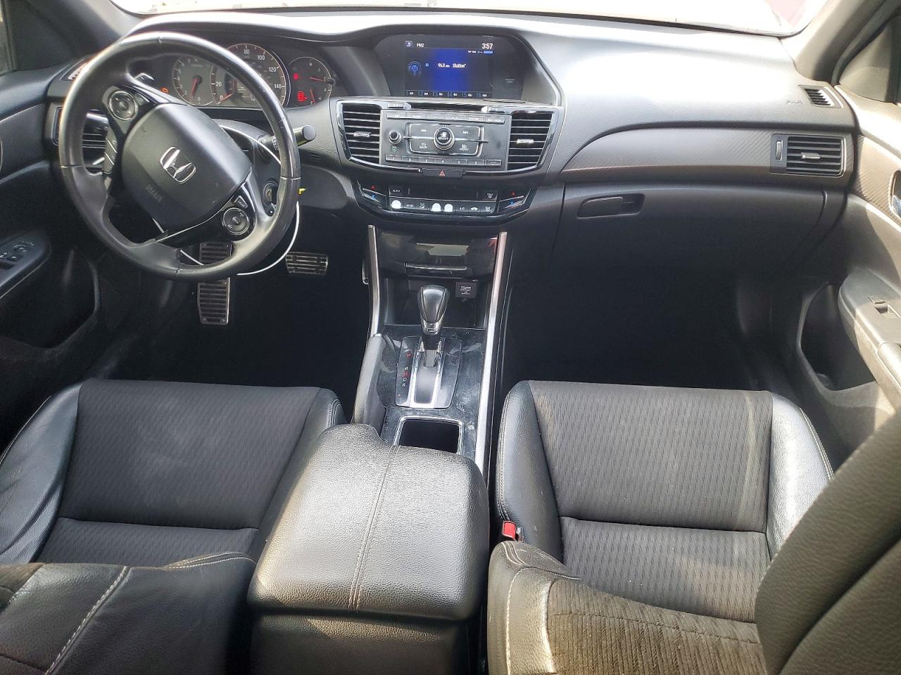 2016 HONDA ACCORD photo 22